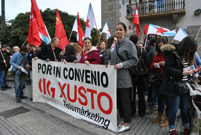 16-04-05 Concentracion TLMK A Corunha.JPG